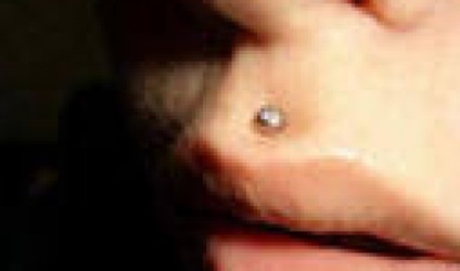 Piercing buzele, delicate și superioare, grija, consecințele procedurii
