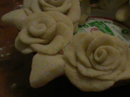 Crafts sóból tésztát „méh a rózsa”