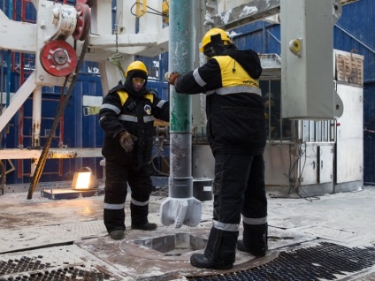 Rafturi, industria petrolieră