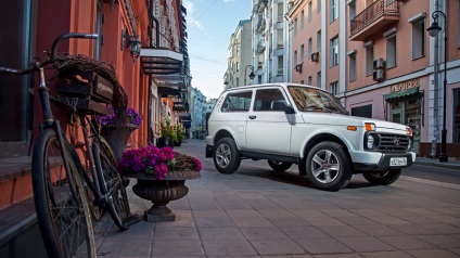 Luăm o privire nouă la modelul SUV lada 4x4 urban