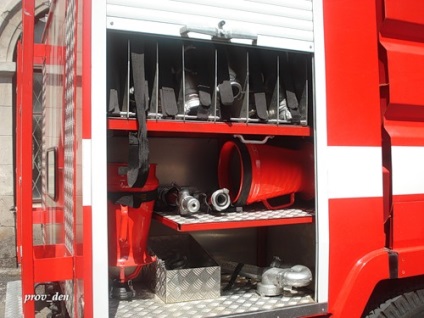 Спеціальне устаткування пожежної машини і пожежного автомобіля