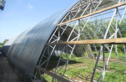 Construcția unui hangar din momente cheie ale structurilor metalice