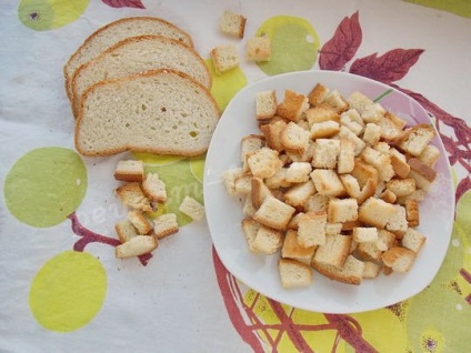 Сухарики з білого хліба в духовці