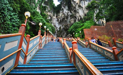 Таємничі печери Бату Кейвс (batu caves)