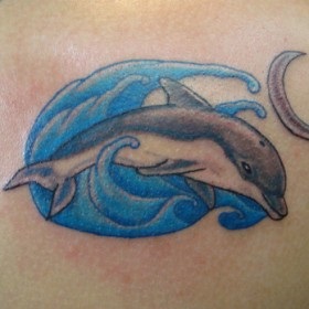Тату дельфіни значення - сенс символу для дівчат і хлопців