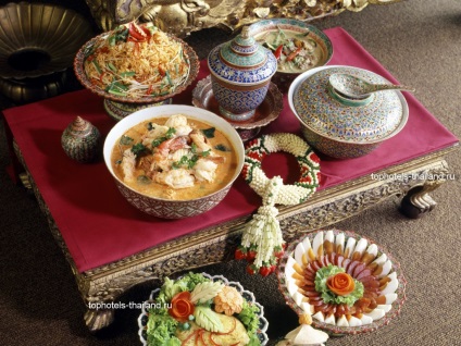 Mâncare thailandeză din bucătăria Thai