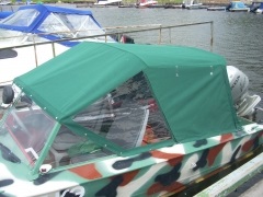 Tent pe barca 
