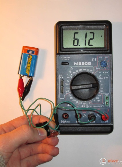 Tester ellenőrzésére akkumulátort