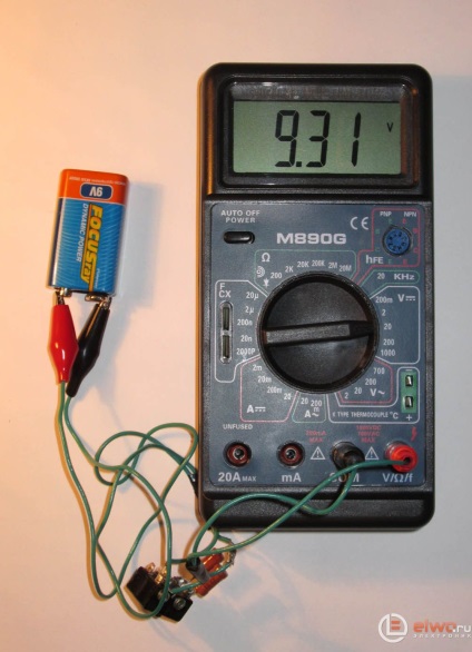 Тестер для перевірки заряду батарей