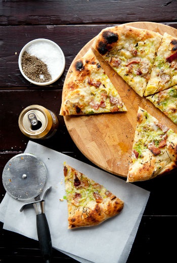 Aluat fără drojdie pentru pizza subțire - aluat pentru pizza de la 1001 alimente