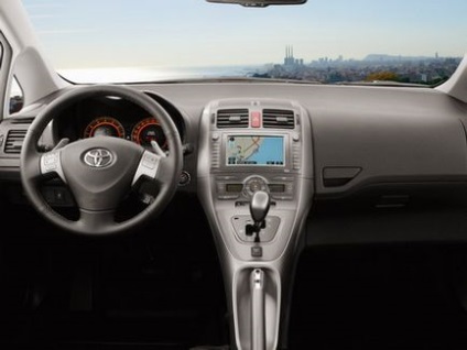 Toyota auris aproape excelent - test drive