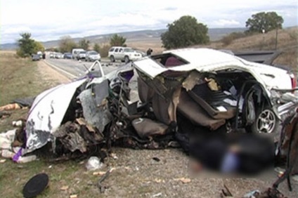 Három tagja egy esküvői konvoj a Krímben halt meg a balesetben