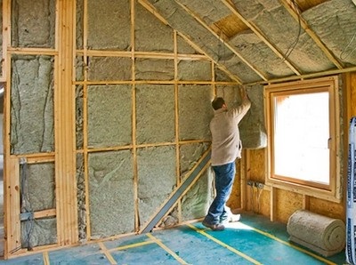 Утеплення дерев'яного будинку зсередини як виконати роботи своїми руками