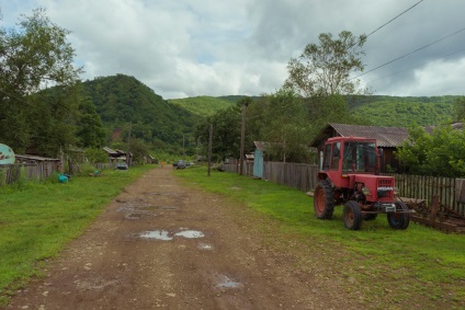 Outgoing Primorye sat departe kut - cum să trăiască în taiga fără muncă, poliție, fete și lemn de foc