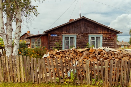 Outgoing Primorye sat departe kut - cum să trăiască în taiga fără muncă, poliție, fete și lemn de foc
