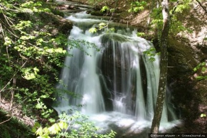 Cascada Golokinsky din cheiul Yaman-Dere - revista din Crimeea