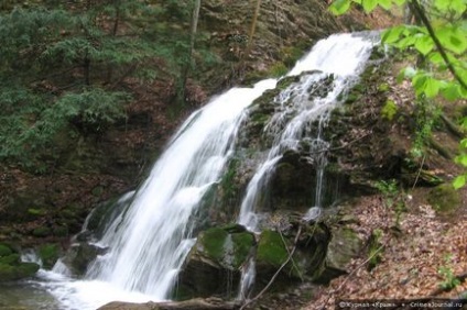 Cascada Golokinsky din cheiul Yaman-Dere - revista din Crimeea