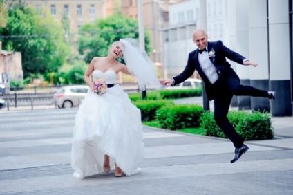 În ritmul orașului, nunta este strălucitoare și sergeya - mireasa