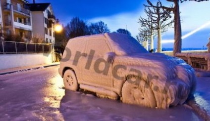 Înlocuirea amortizoarelor spate (raport fotografie) pe toyota corolla e120 (unitate pe partea stângă)