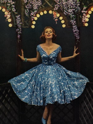 Жіночі сукні 60-х років фото модних вечірніх і повсякденних фасонів