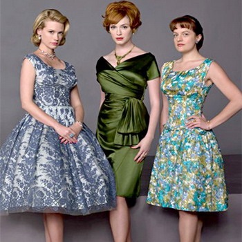 Női ruhák 60-as fotó divatos esti és alkalmi stílusban