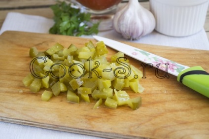Азу по-татарськи з солоними огірками з картоплею - рецепт з фото