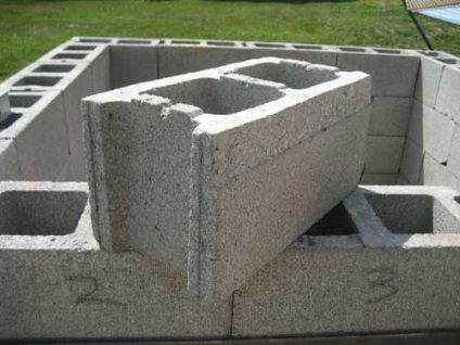Descrierea blocurilor de goluri din beton, avantajele, dezavantajele și domeniul de aplicare