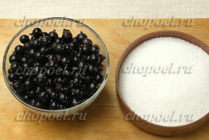 Чорна смородина протерта з цукром на зиму - рецепт без варіння ягід