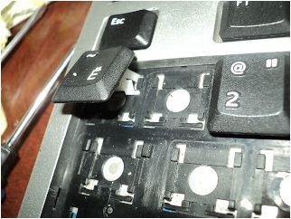 Curățați tastatura de la praful logitech ultra x tastatură ybl49a