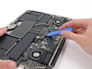 Curățarea laptopului Sony de la praf