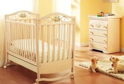 Дитяче ліжко для новонародженого