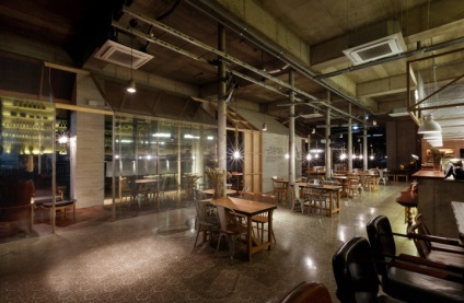 Design Café projekt Koreában, egy fal üveg és sok fényt