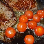 Яловичина з помідорами чері і рисовим міксом рецепт з фотографіями