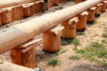 Instrucțiuni pentru crearea unei fundații din lemn cu propriile mâini