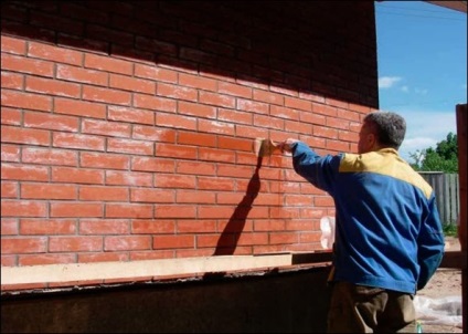 Hogyan kell helyesen festeni a külső fal