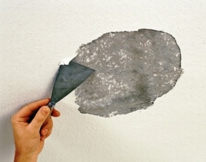 Як очистити стіни від товстого шару побілки