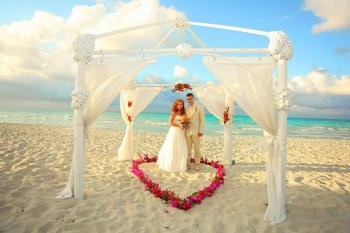 Cum să organizăm o ceremonie simbolică de căsătorie - știm cum!