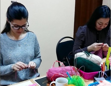 Cum se deschide informații despre cursuri de tricotat de la prima persoană