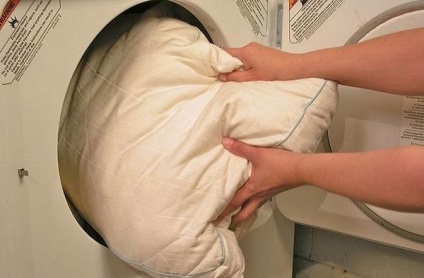 Cum să spălați o pernă de bambus într-o mașină de spălat