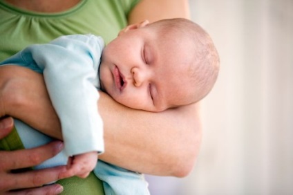 Cum să purtați un copil în brațe