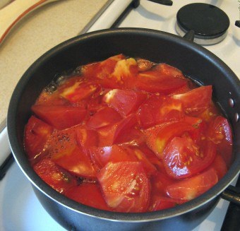 Як приготувати томатний сік на зиму в домашніх умовах через м'ясорубку