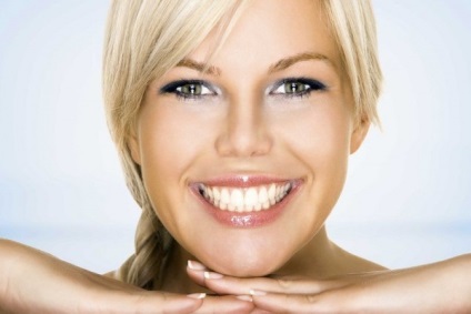 Cum se efectuează albirea dinților laser?