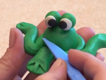 Як зробити іграшку на ялинку своїми руками