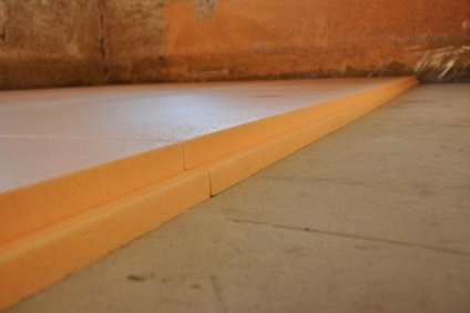 Cum de a izola podeaua într-o casă privată din lemn - este meritat, cu atât mai bine, cum să se izoleze betonul,