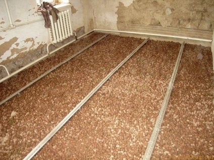 Як утеплити підлогу в дерев'яному приватному будинку - чи варто, чим краще, як утеплити бетонну,