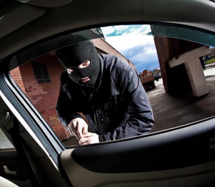 Як захистити автомобіль і речі в ньому від крадіжки 9 рад