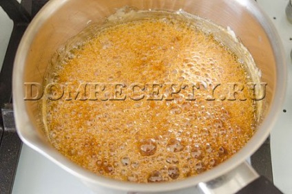 Карамельний хлібний пудинг - рецепт з фото