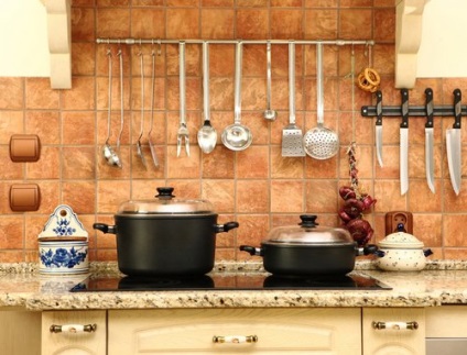 Керамічна плитка для кухні на фартух, варіанти дизайну і укладання