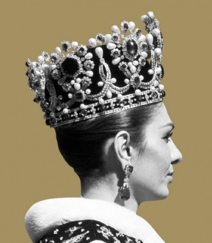 корони монархів