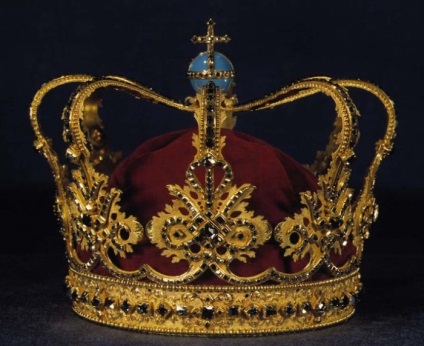 короната монарси